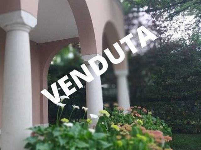 Villa Indipendente in vendita a Puegnago, Lombardia