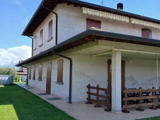 Villa Indipendente in vendita a Puegnago, Lombardia