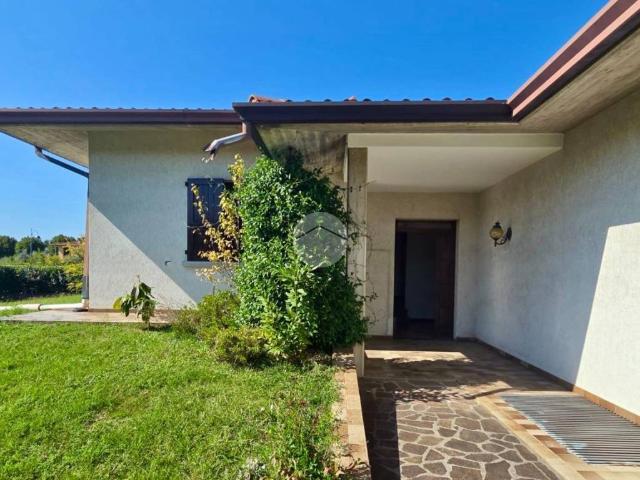 Villa Indipendente in vendita a Puegnago, Lombardia