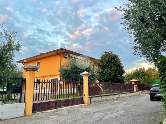 Villa Indipendente in vendita a Puegnago, Brescia
