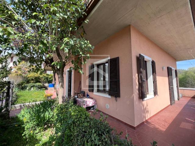 Villa Indipendente in vendita a Castello, Puegnago