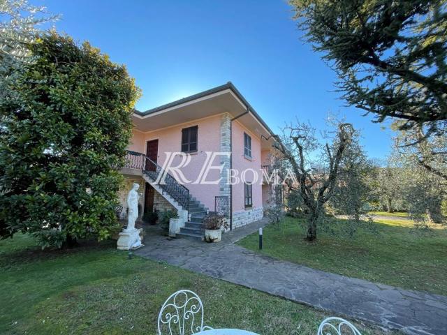 Villa Indipendente in vendita a Comunità Montana Parco Alto Garda bresciano, Puegnago