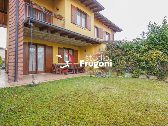 Villa Indipendente in vendita a Puegnago, Lombardia