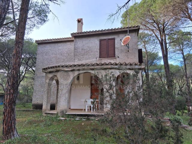 Villa Indipendente in vendita a Comunione Riva dei Pini, Pula