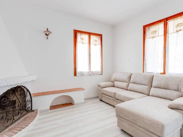 Villa Indipendente in vendita a Pula, Sardigna/Sardegna