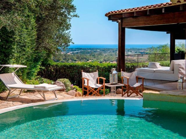 Villa Indipendente in vendita a Pula, Sardigna/Sardegna
