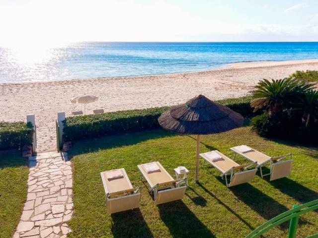 Villa Indipendente in vendita a Comunione Riva dei Pini, Pula