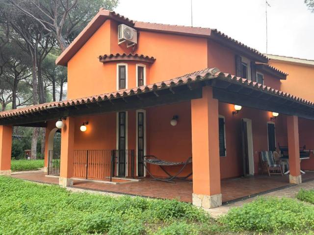 Villa Indipendente in vendita a Pula, Sardigna/Sardegna