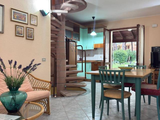Villa Indipendente in vendita a Pula, Sardigna/Sardegna