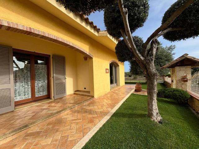 Villa Indipendente in vendita a Pula, Sardigna/Sardegna
