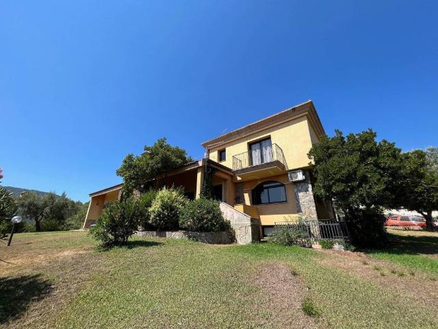 Villa Indipendente in vendita a Pula, Sardigna/Sardegna