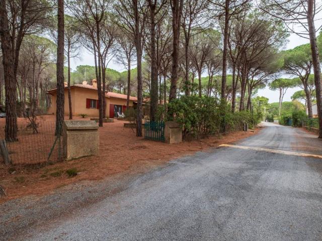 Villa Indipendente in vendita a Pula, Sardigna/Sardegna