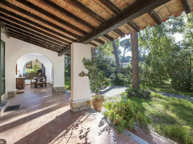 Villa Indipendente in vendita a Comunione Pineta is Morus, Pula