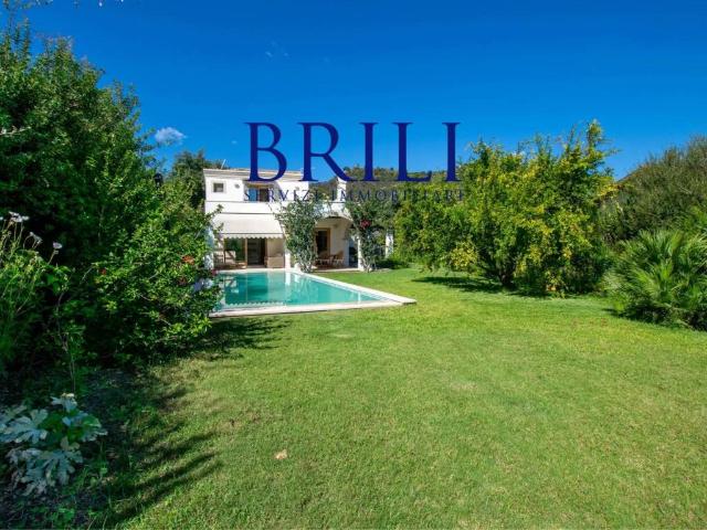 Villa Indipendente in vendita a Pula, Sardigna/Sardegna