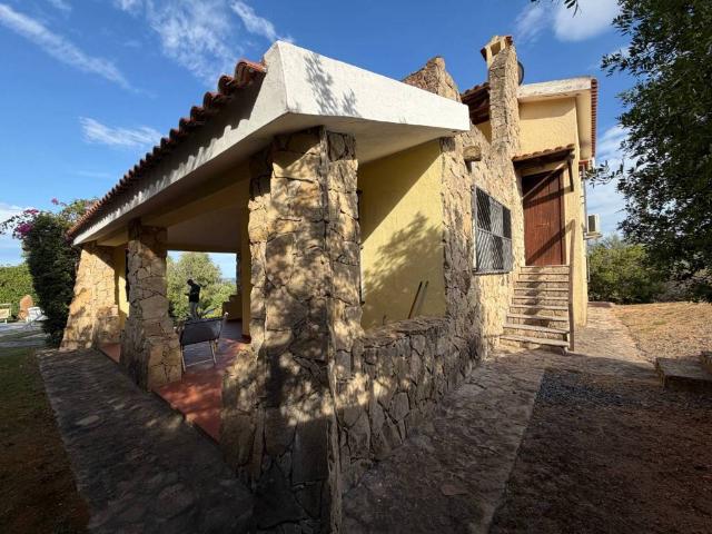 Villa Indipendente in vendita a Pula, Sardigna/Sardegna