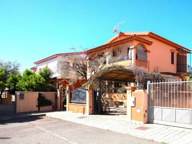 Villa Indipendente in vendita a Pula, Sardigna/Sardegna
