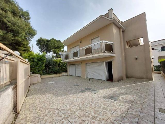 Villa Indipendente in vendita a Le Canne, Pulsano