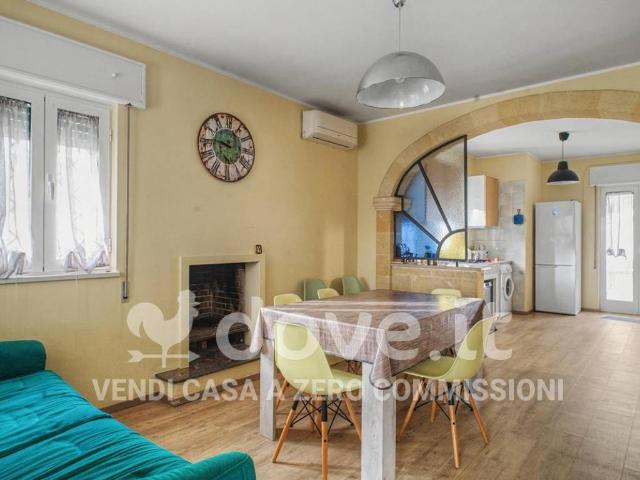 Villa Indipendente in vendita a Marina di Pulsano, Puglia