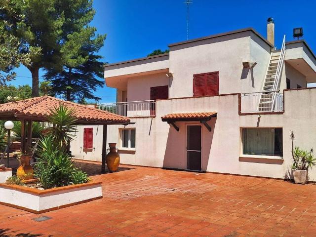 Villa Indipendente in vendita a Putignano, Bari
