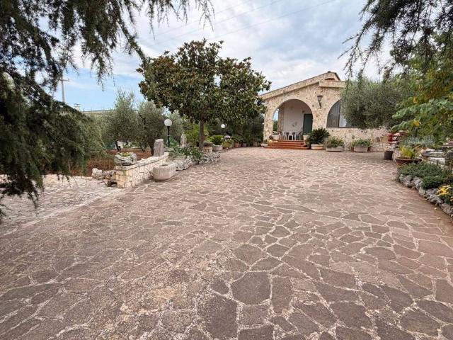 Villa Indipendente in vendita a Pin-Pen, Puglia