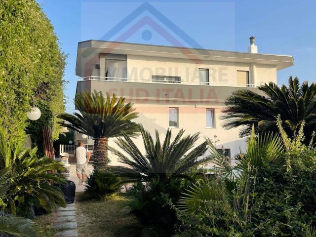 Villa Indipendente in vendita a Glicine-Teorema, Qualiano