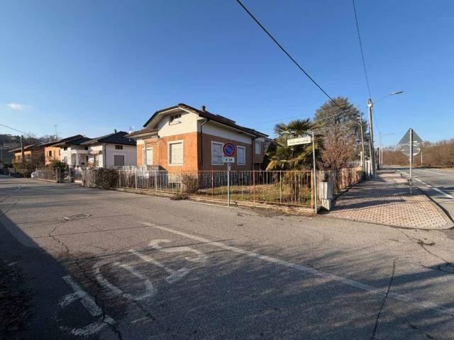 Villa Indipendente in vendita a Piemonte, Biella