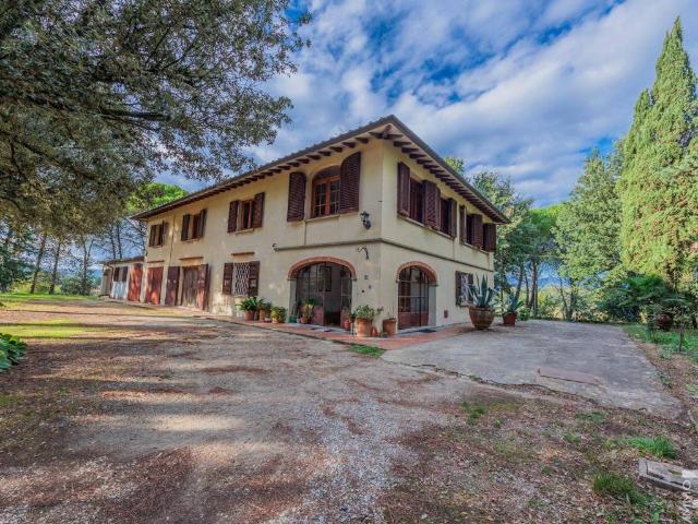 Villa Indipendente in vendita a Quarrata, Pistoia