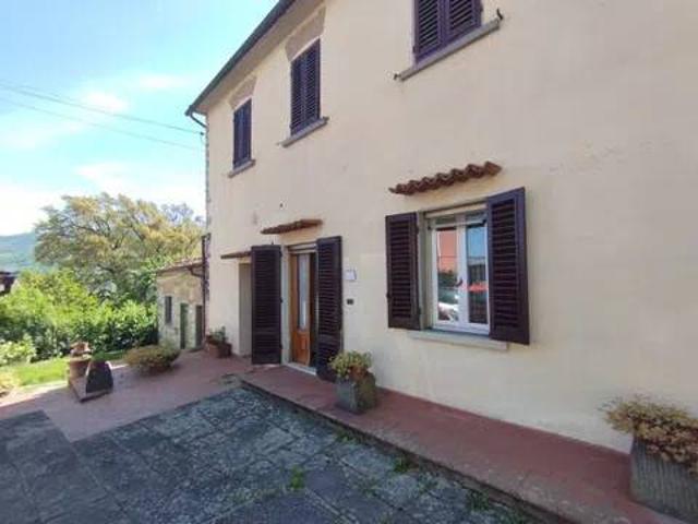 Villa Indipendente in vendita a Quarrata, Toscana