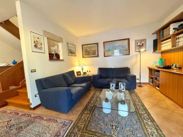 Villa Indipendente in vendita a Valenzatico, Quarrata