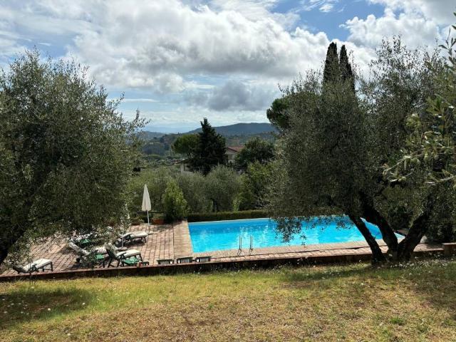 Villa Indipendente in vendita a Quarrata, Toscana