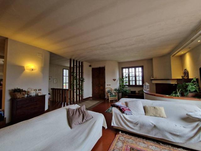 Villa Indipendente in vendita a Quarrata, Toscana