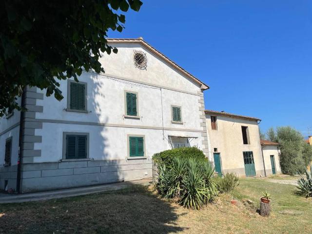 Villa Indipendente in vendita a Quarrata, Toscana