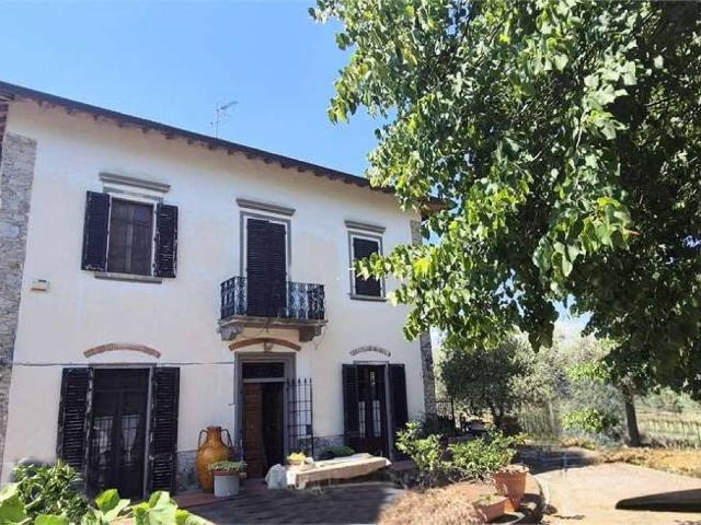 Villa Indipendente in vendita a Buriano, Quarrata