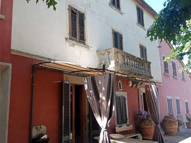 Villa Indipendente in vendita a Lucciano, Quarrata