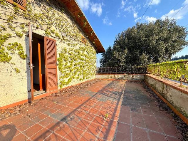 Villa Indipendente in vendita a Quarrata, Toscana