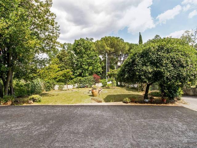 Villa Indipendente in vendita a Quarrata, Toscana