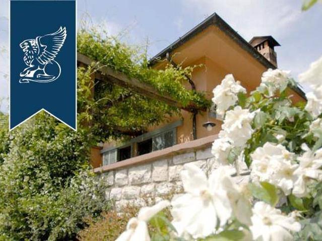 Villa Indipendente in vendita a Quarrata, Toscana