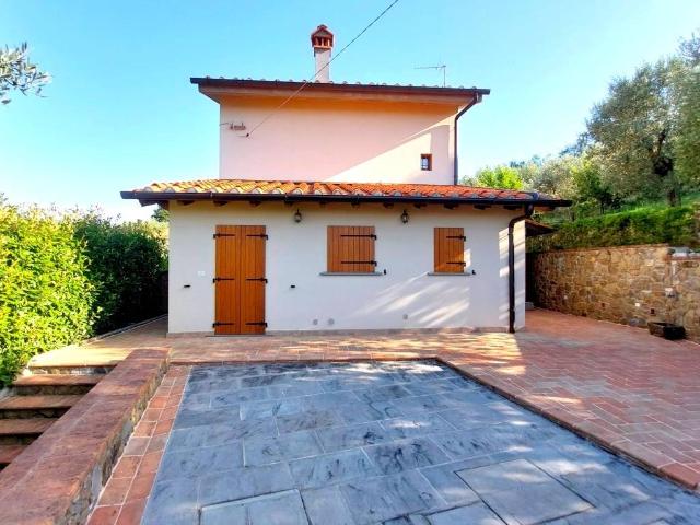 Villa Indipendente in vendita a Lucciano, Quarrata