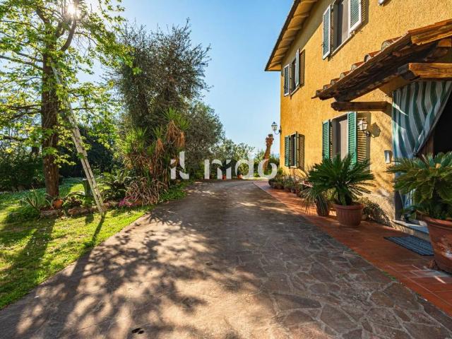 Villa Indipendente in vendita a Quarrata, Toscana