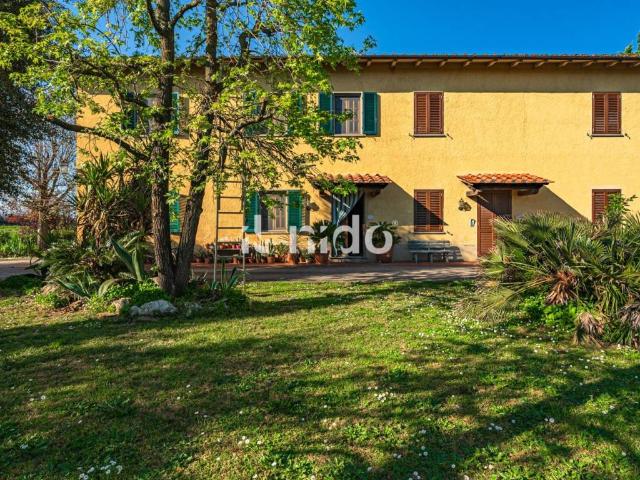 Villa Indipendente in vendita a Quarrata, Toscana