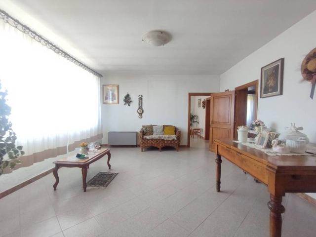 Villa Indipendente in vendita a Quarrata, Toscana
