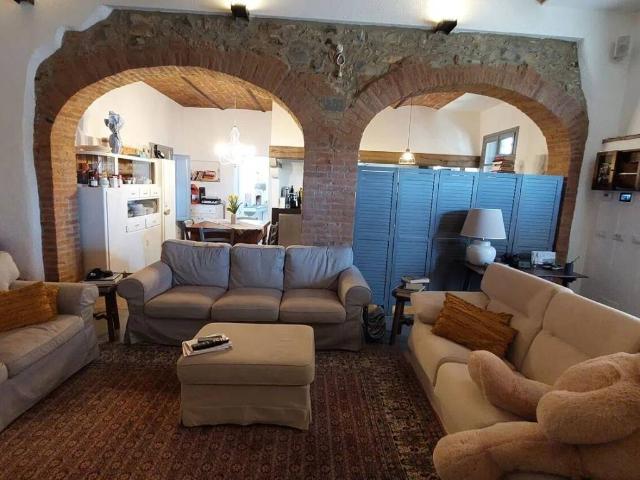 Villa Indipendente in vendita a Quarrata, Pistoia