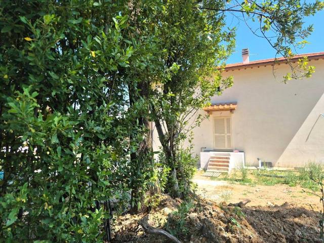 Villa Indipendente in vendita a Quarrata, Toscana