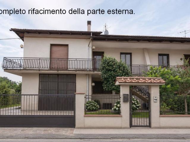 Villa Indipendente in vendita a Quarrata, Toscana