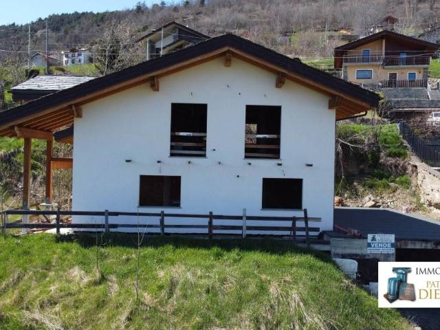 Villa Indipendente in vendita a Quart, Aosta