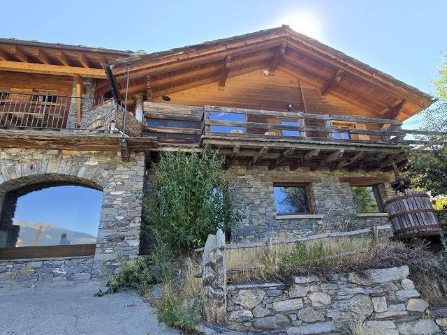 Villa Indipendente in vendita a Quart, Aosta