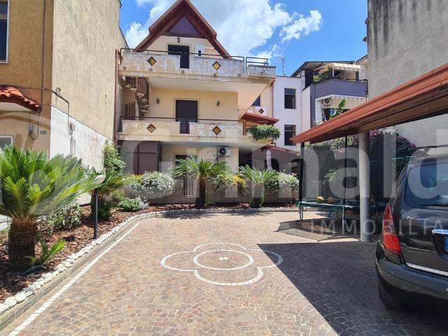 Villa Indipendente in vendita a Le Case, Quarto