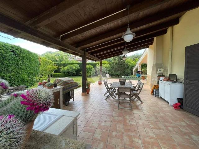 Villa Indipendente in vendita a Le Case, Quarto