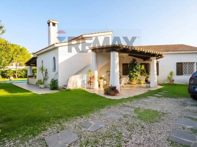 Villa Indipendente in vendita a Is Pardinas, Quartu Sant'elena