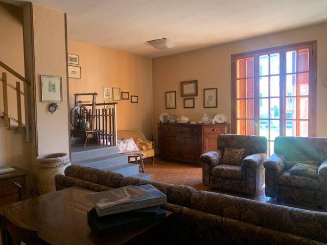 Villa Indipendente in vendita a Colline Matildiche, Re